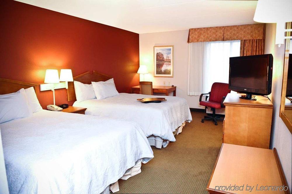 Hampton Inn Birmingham/فولتوندال الغرفة الصورة