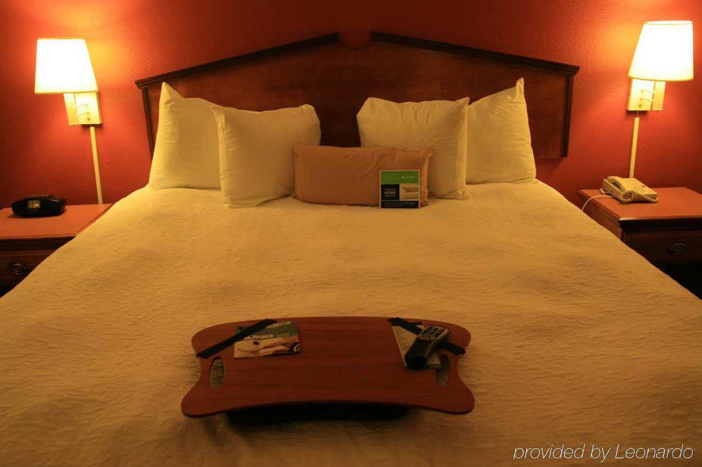 Hampton Inn Birmingham/فولتوندال الغرفة الصورة