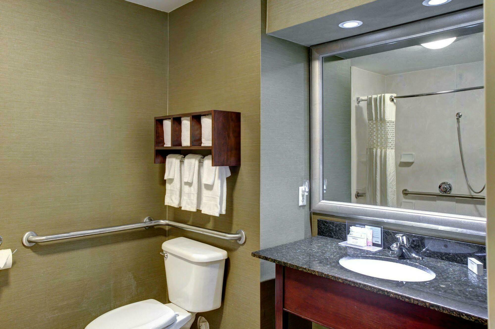 Hampton Inn Birmingham/فولتوندال المظهر الخارجي الصورة